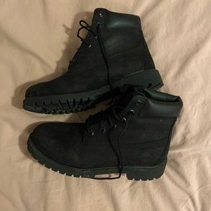 VEUC Size 9.5 Black Timberlands